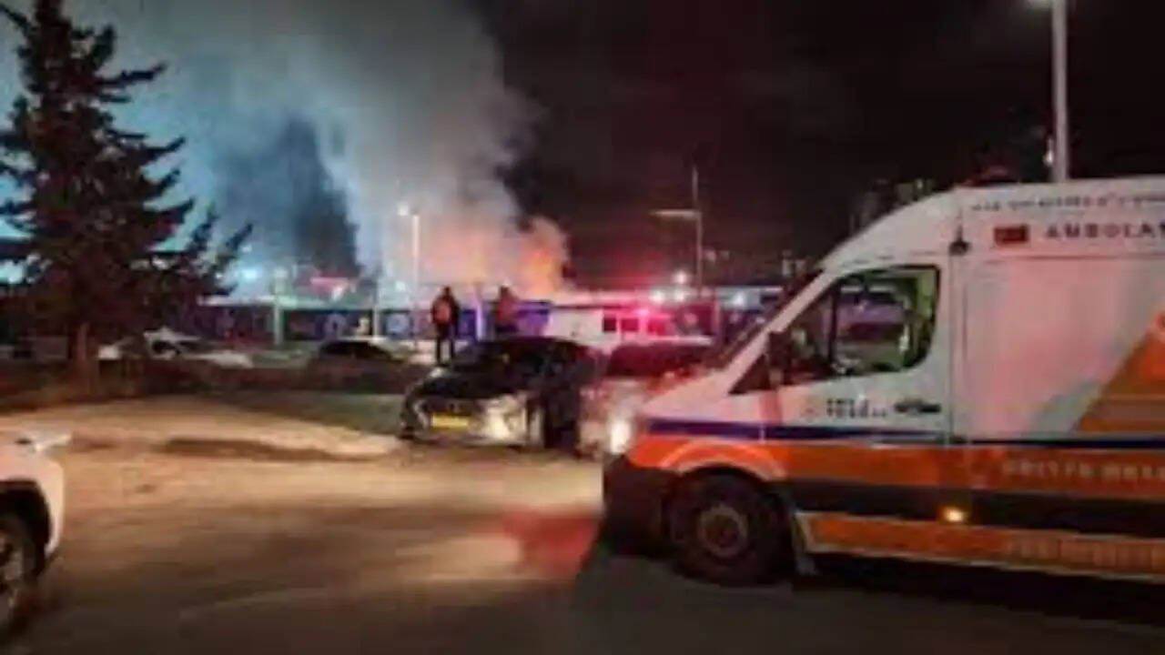 बांग्लादेश में हिंदू अल्पसंख्यकों पर हमलों का सिलसिला जारी, क्या है स्थिति?