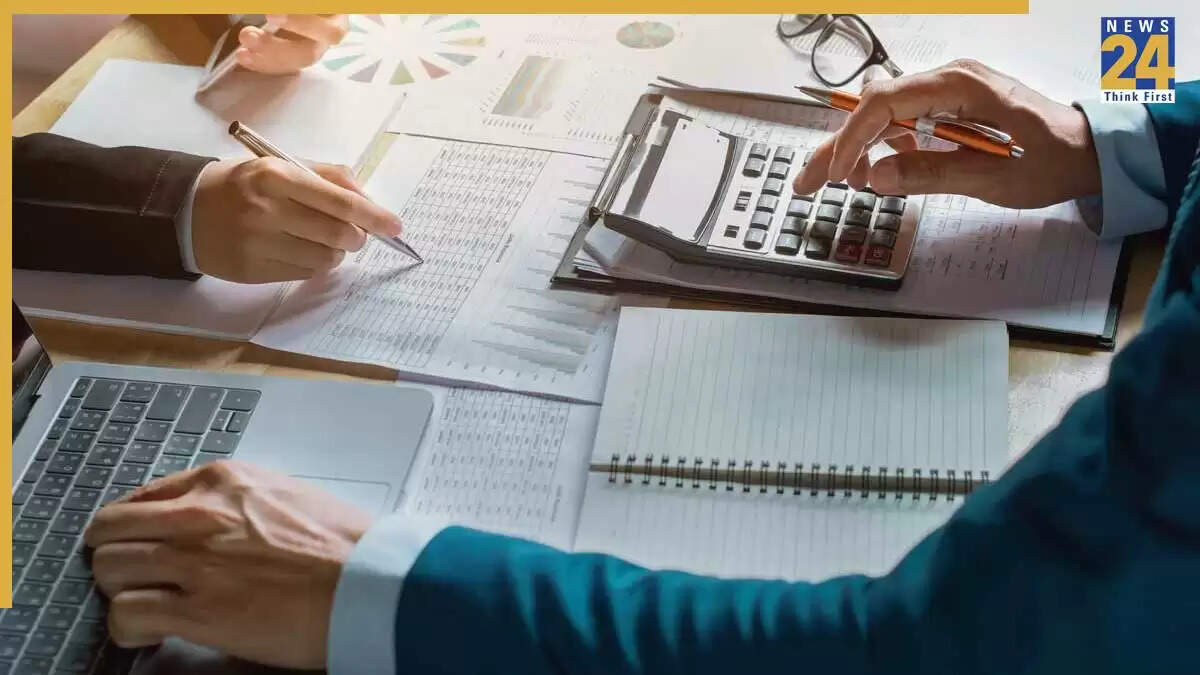 आज है ITR भरने की अंतिम तिथि, जुर्माना से बचें