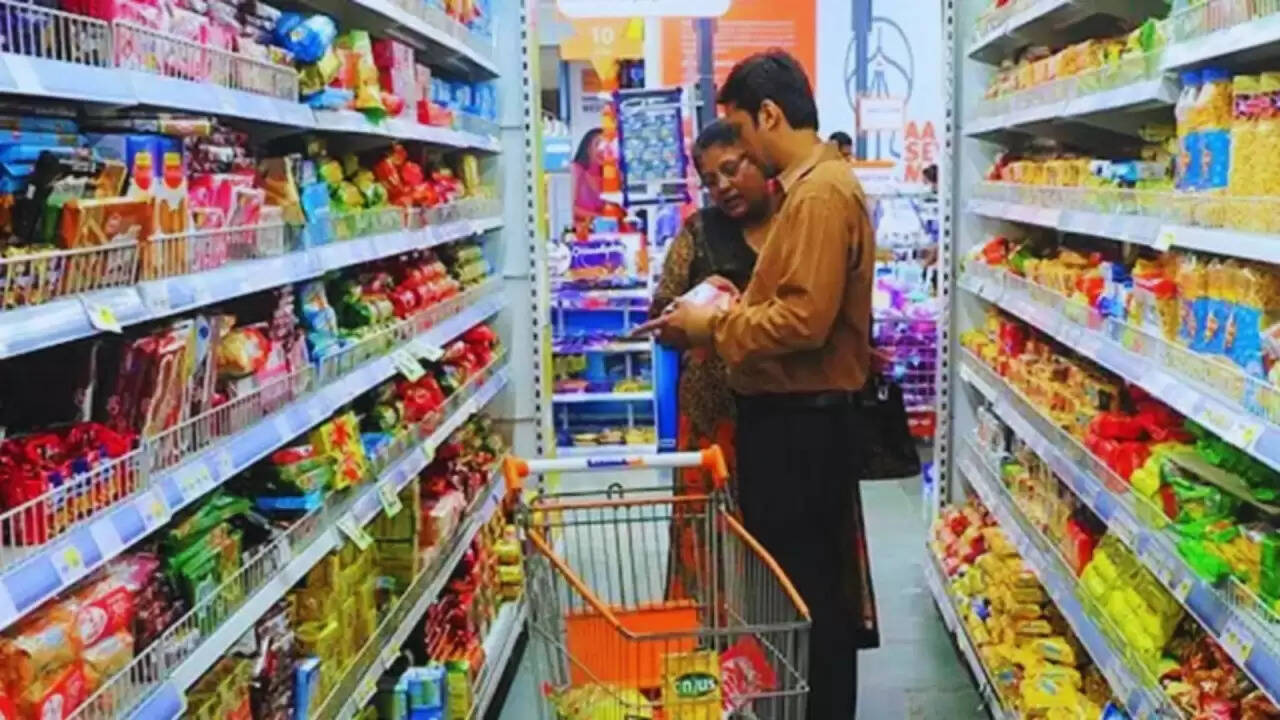 नवरात्रि पर GST में कटौती: जानें कौन से सामान होंगे सस्ते और कौन से महंगे