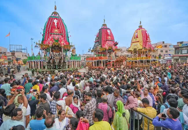 भगवान जगन्नाथ की रथ यात्रा के दौरान पुरी में भगदड़, तीन श्रद्धालुओं की मौत
