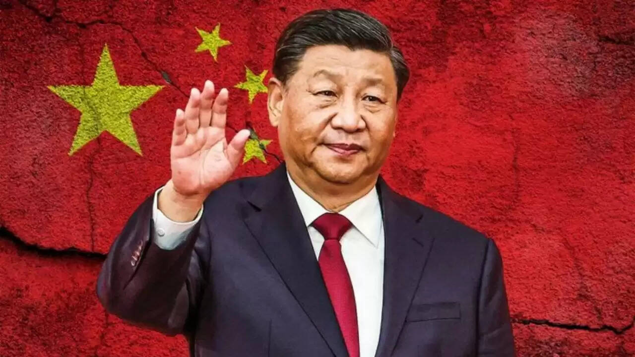 चीन में राजनीतिक संकट: शी जिनपिंग की अनुपस्थिति और बढ़ते असंतोष