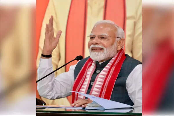 प्रधानमंत्री मोदी का कानपुर में 47,573 करोड़ की परियोजनाओं का उद्घाटन