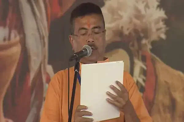 सुवेंदु अधिकारी बने पश्चिम बंगाल के मुख्यमंत्री, पीएम मोदी की उपस्थिति में ली शपथ