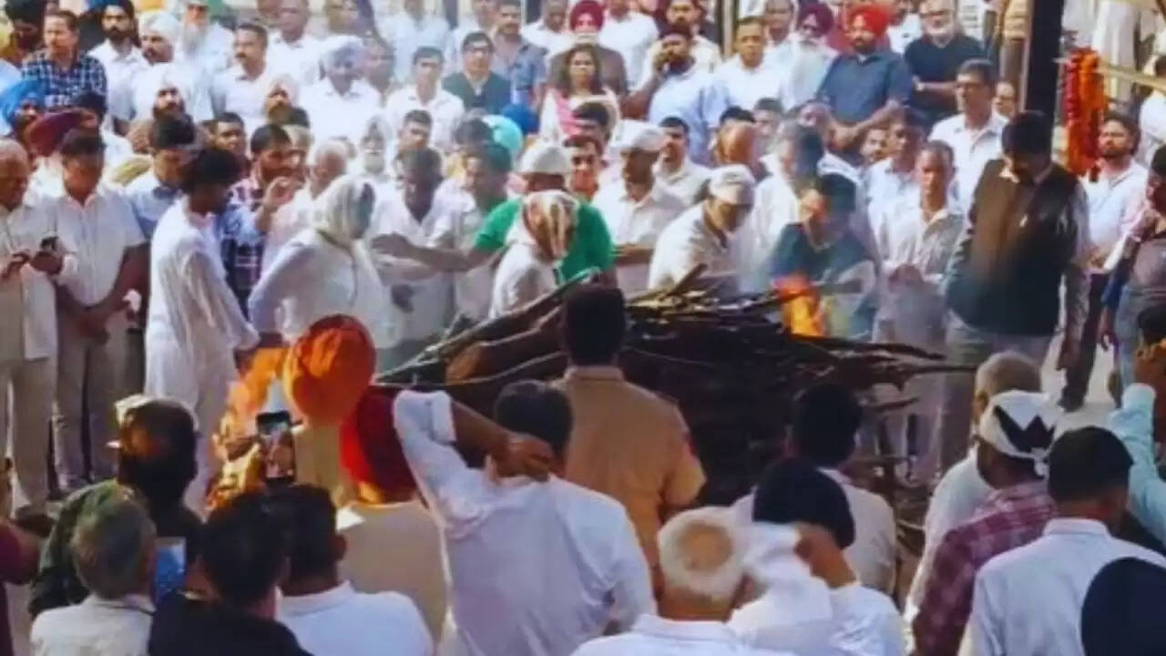 हरियाणा के IPS अधिकारी वाई पूरन कुमार की आत्महत्या: पोस्टमार्टम के बाद अंतिम संस्कार में राजकीय सम्मान