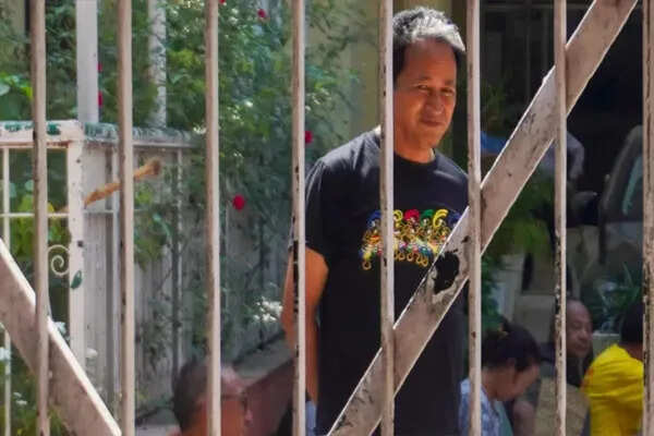 सोनम वांगचुक की गिरफ्तारी: लद्दाख में बढ़ते विवाद और पाकिस्तान के संबंधों का आरोप
