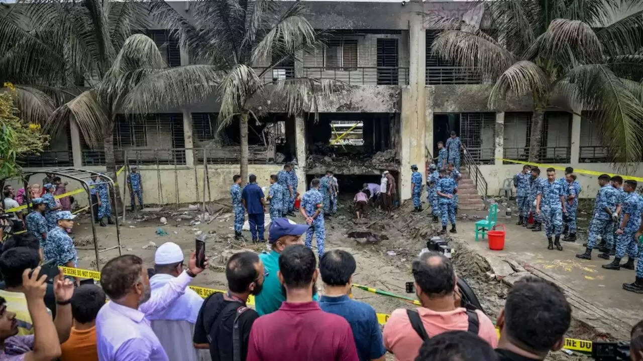 बांग्लादेश विमान हादसे में 32 की मौत: भारत ने भेजी चिकित्सा सहायता