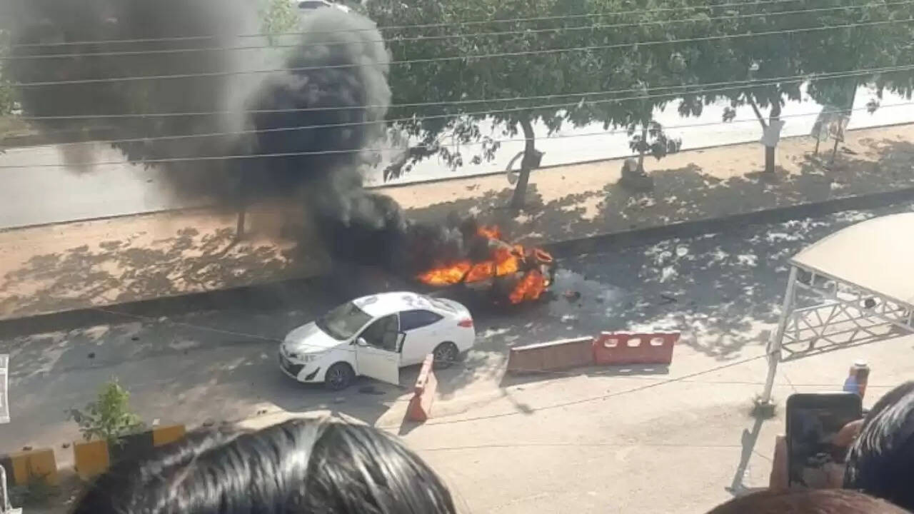 इस्लामाबाद में कार विस्फोट से 5 की मौत, 25 घायल