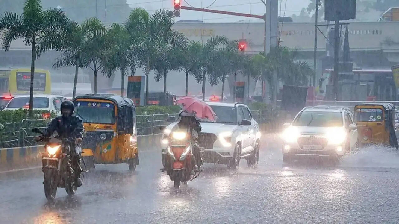 उत्तर भारत में मौसम में बदलाव: बारिश और तूफान की चेतावनी