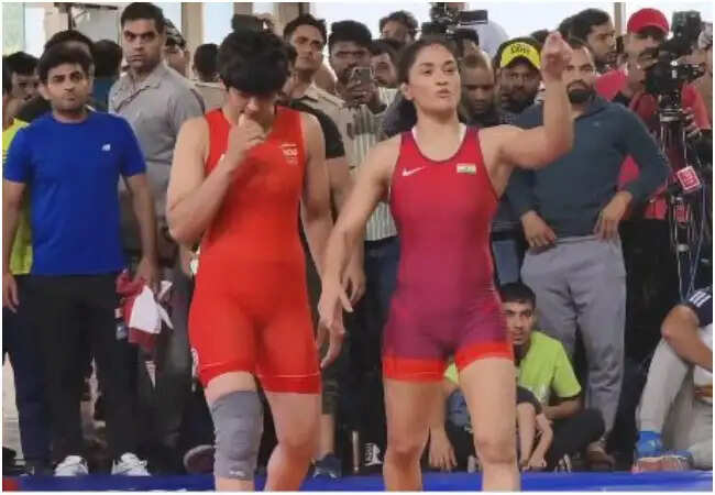 विनेश फोगाट का एशियन गेम्स का सपना टूटा, मीनाक्षी गोयत ने दी मात