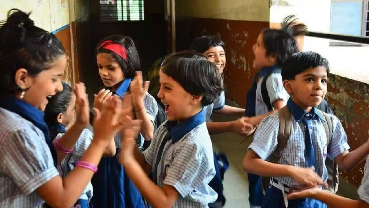 केरल में स्कूलों का नया सत्र शुरू, 40 लाख बच्चे लौटे