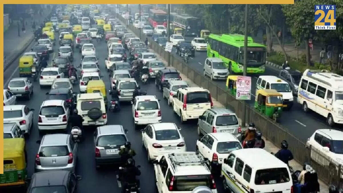 दिल्ली में डूसू चुनाव के चलते ट्रैफिक डायवर्जन: जानें बंद सड़कों की जानकारी