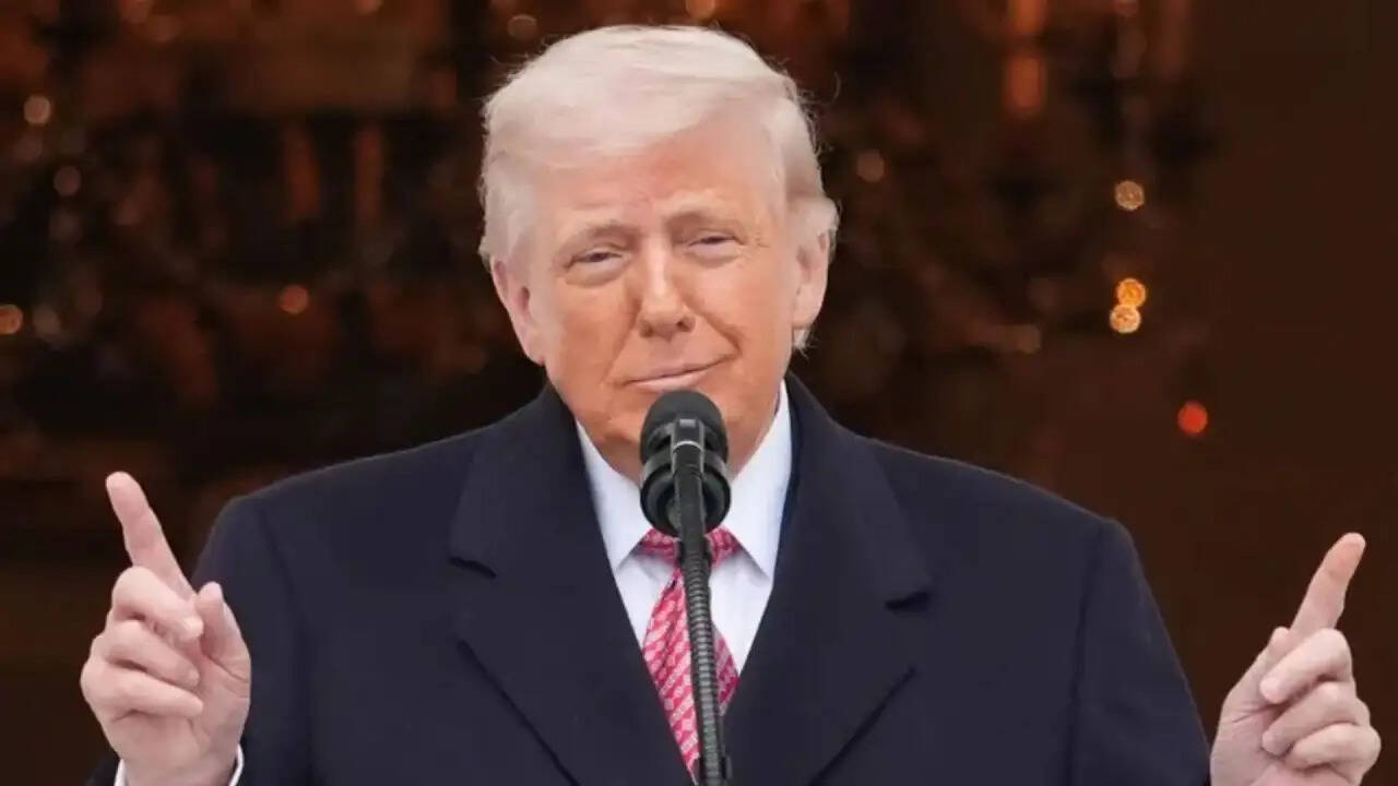 डोनाल्ड ट्रंप का ईरान को चेतावनी: होर्मुज जलडमरूमध्य की स्थिति पर है सब कुछ