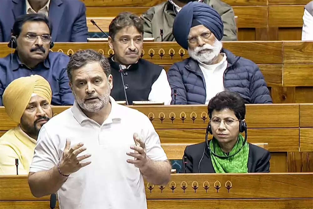 राहुल गांधी ने ट्रंप टैरिफ रद्द होने पर मोदी सरकार पर साधा निशाना