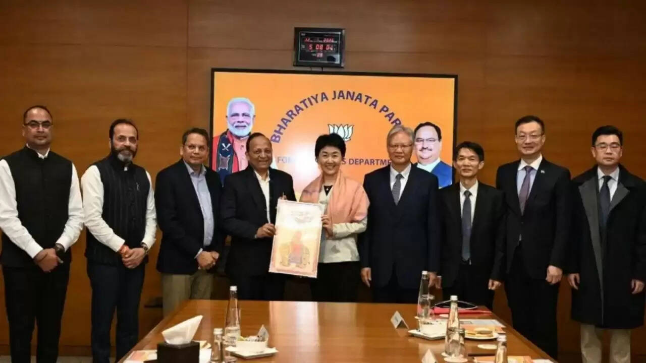 चीन के प्रतिनिधिमंडल की भाजपा और आरएसएस से मुलाकात पर राजनीतिक हलचल