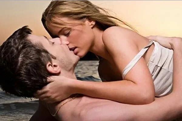 इंसानों ने 50,000 साल पहले निएंडरथल से सीखा चुंबन