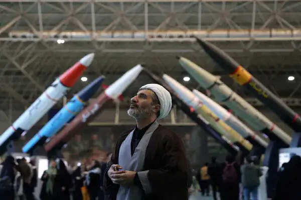 ईरान की सेना का बड़ा ऐलान: पूर्ण विजय तक जारी रहेगा संघर्ष