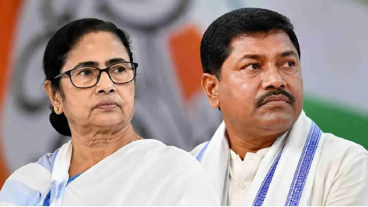 पश्चिम बंगाल में टीएमसी की मुश्किलें बढ़ीं: प्रकाश चिक बड़ाइक का इस्तीफा