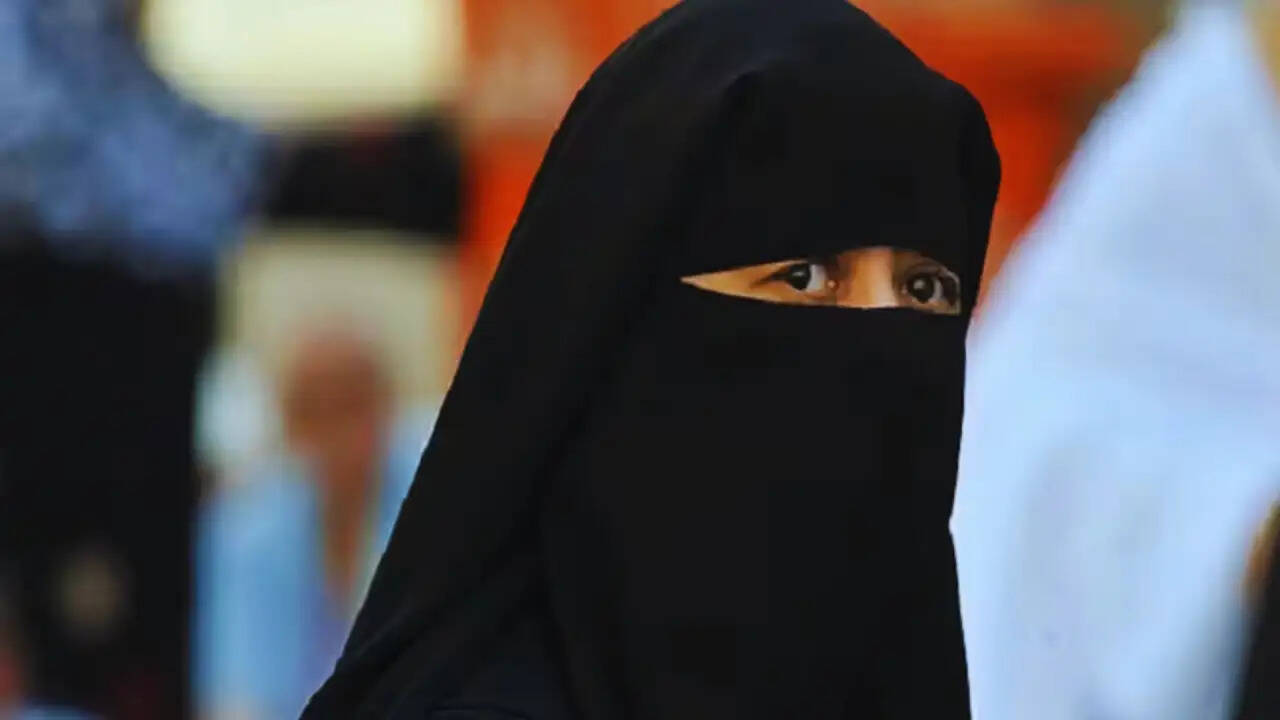 बेतिया में विवाहिता की संदिग्ध मौत: क्या है हलाला का दबाव?