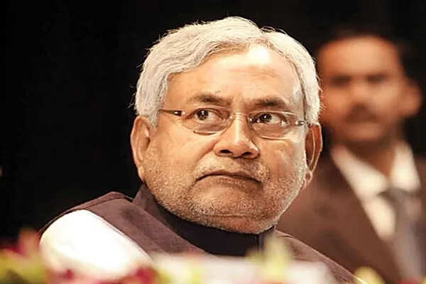 बिहार में जेडीयू को बड़ा झटका, कई नेता आरजेडी में शामिल