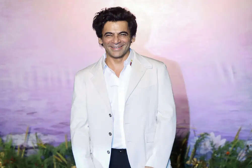 सुनील ग्रोवर का नया वीडियो: पैंट प्रेस करते हुए दिखे मजेदार अंदाज में