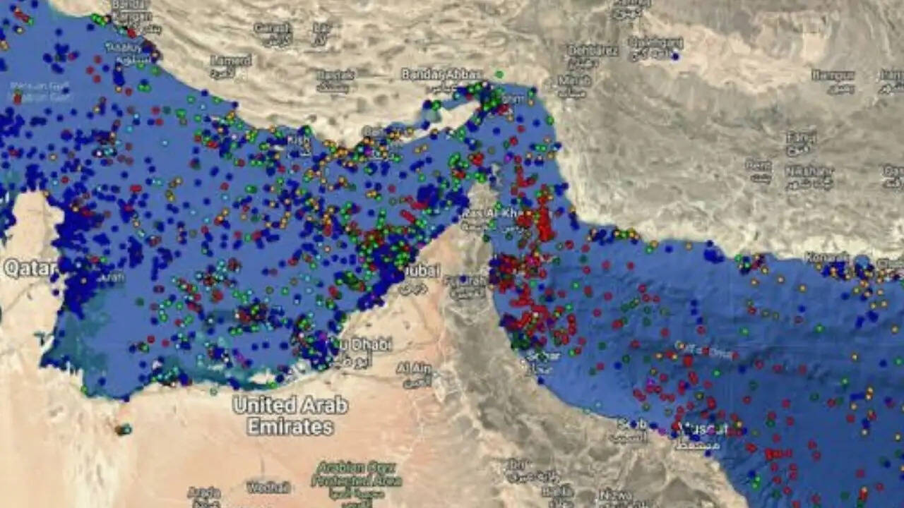 होर्मुज जलडमरूमध्य में तनाव: वैश्विक अर्थव्यवस्था पर संभावित प्रभाव