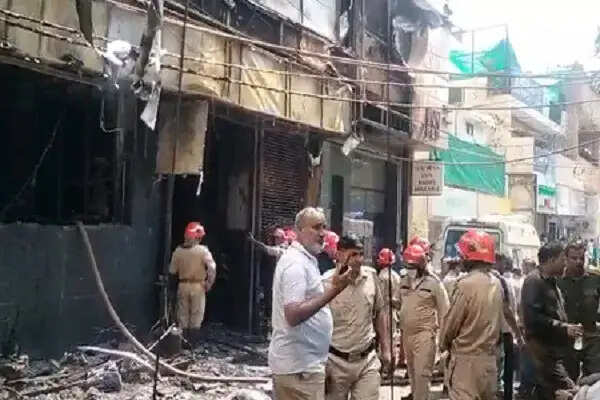 दिल्ली के मालवीय नगर में भीषण आग, 10 लोगों की मौत