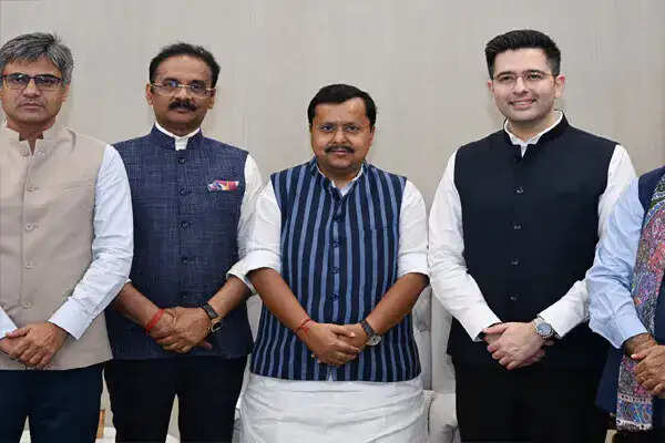 मोदी कैबिनेट में संभावित बड़े बदलाव, पंजाब के नेताओं को मिल सकता है मौका