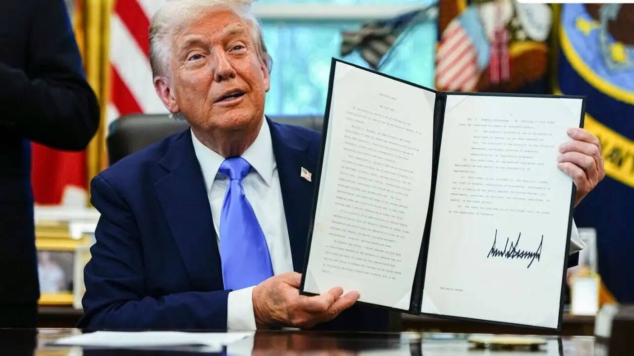 डोनाल्ड ट्रंप का गाजा पुनर्निर्माण पर बड़ा ऐलान, मजेदार टिप्पणी ने किया माहौल हल्का