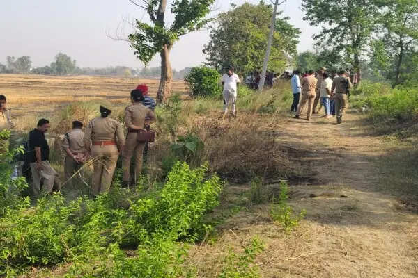 महराजगंज में अज्ञात महिला का अर्धजला शव मिलने से फैली सनसनी