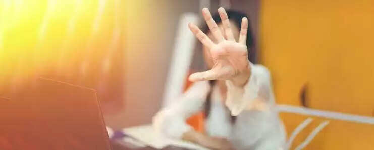 ऑफिस में आत्मविश्वास बढ़ाने के 8 प्रभावी तरीके