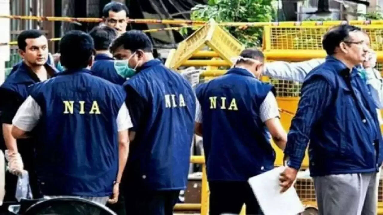 जम्मू-कश्मीर में एनआईए की बड़ी कार्रवाई: 32 स्थानों पर छापेमारी, हाइब्रिड आतंकियों का पर्दाफाश