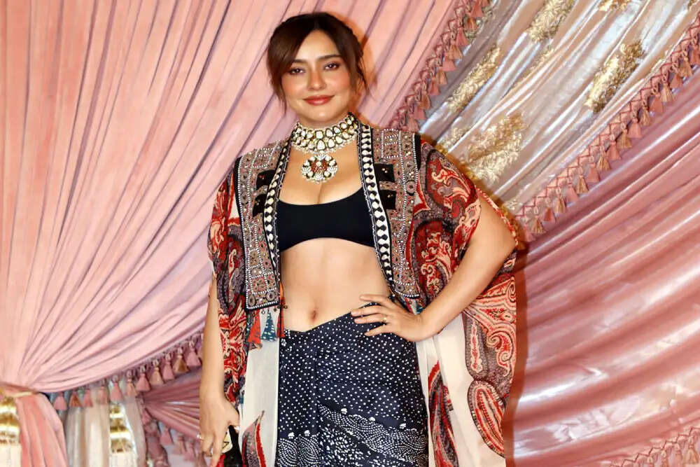 नेहा शर्मा ने मेकअप पर खोली अपनी असलियत, फैंस को किया हैरान