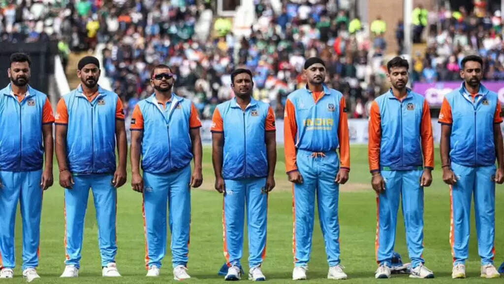 भारत की प्लेइंग 11 में धोनी के करीबी और विरोधियों को मिला मौका