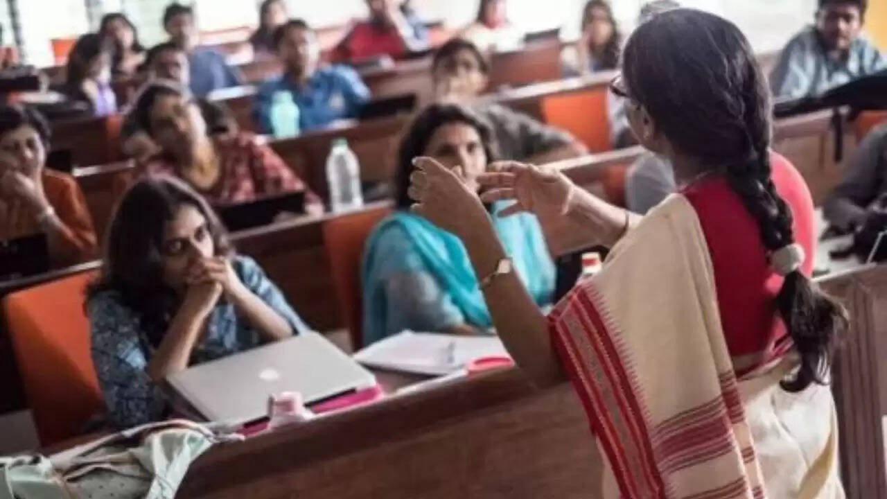 उत्तर प्रदेश बीएड असिस्टेंट प्रोफेसर भर्ती 2025: आवेदन तिथि बढ़ी