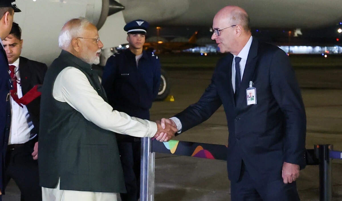 प्रधानमंत्री मोदी की ब्राजील यात्रा: ब्रिक्स शिखर सम्मेलन में आतंकवाद और व्यापार पर चर्चा