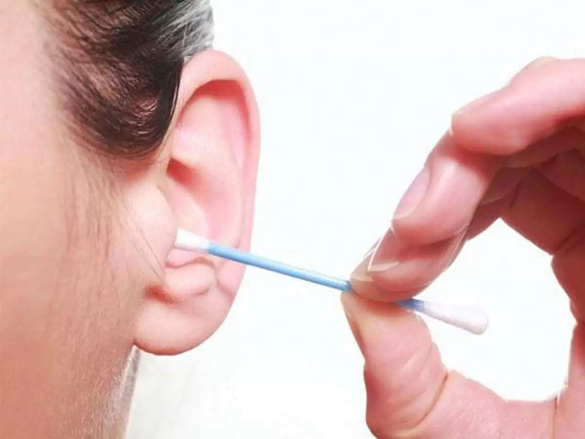 कान में पानी जाने पर क्या करें: घरेलू उपाय और सुझाव