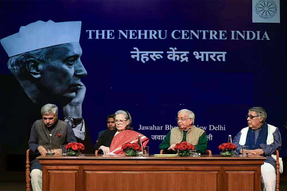 नेहरू की भूमिका: भाजपा की दुविधा और ऐतिहासिक सच्चाई