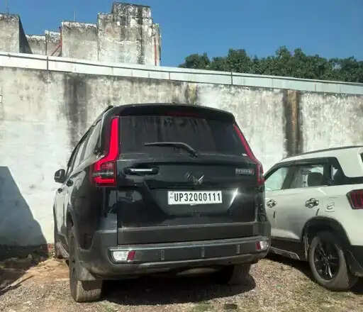 लखनऊ में कारोबारी शिवा शर्मा की हत्या: वॉन्टेड मॉडल श्रद्धा दुबे की तलाश जारी