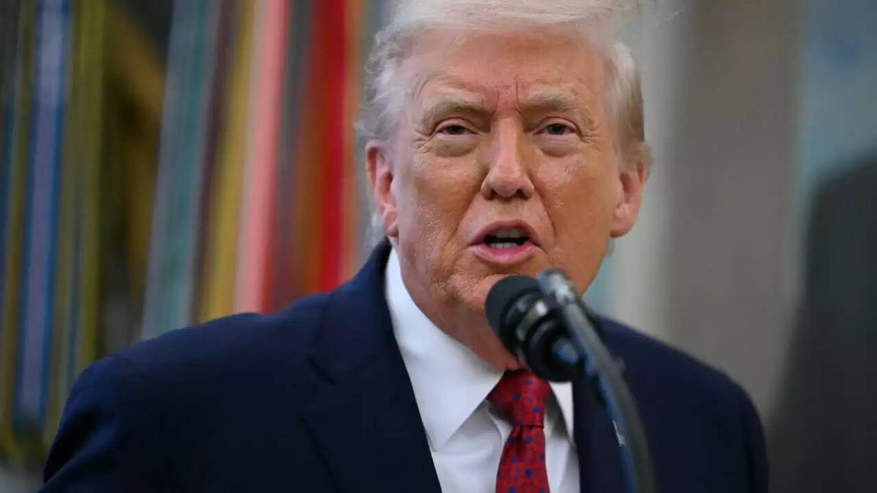 डोनाल्ड ट्रंप का नया यात्रा प्रतिबंध: 30 से अधिक देशों पर लागू हुआ सख्त नियम