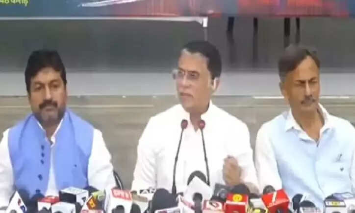 बिहार में 70 हजार करोड़ के घोटाले का आरोप, पवन खेड़ा ने उठाए गंभीर सवाल