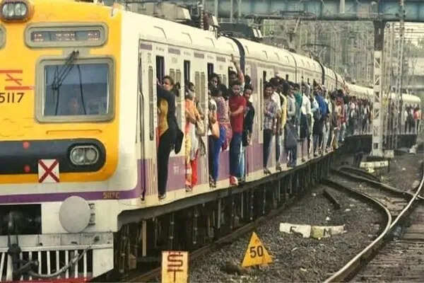मुंबई में वंदे मेट्रो कोचों का नया युग शुरू