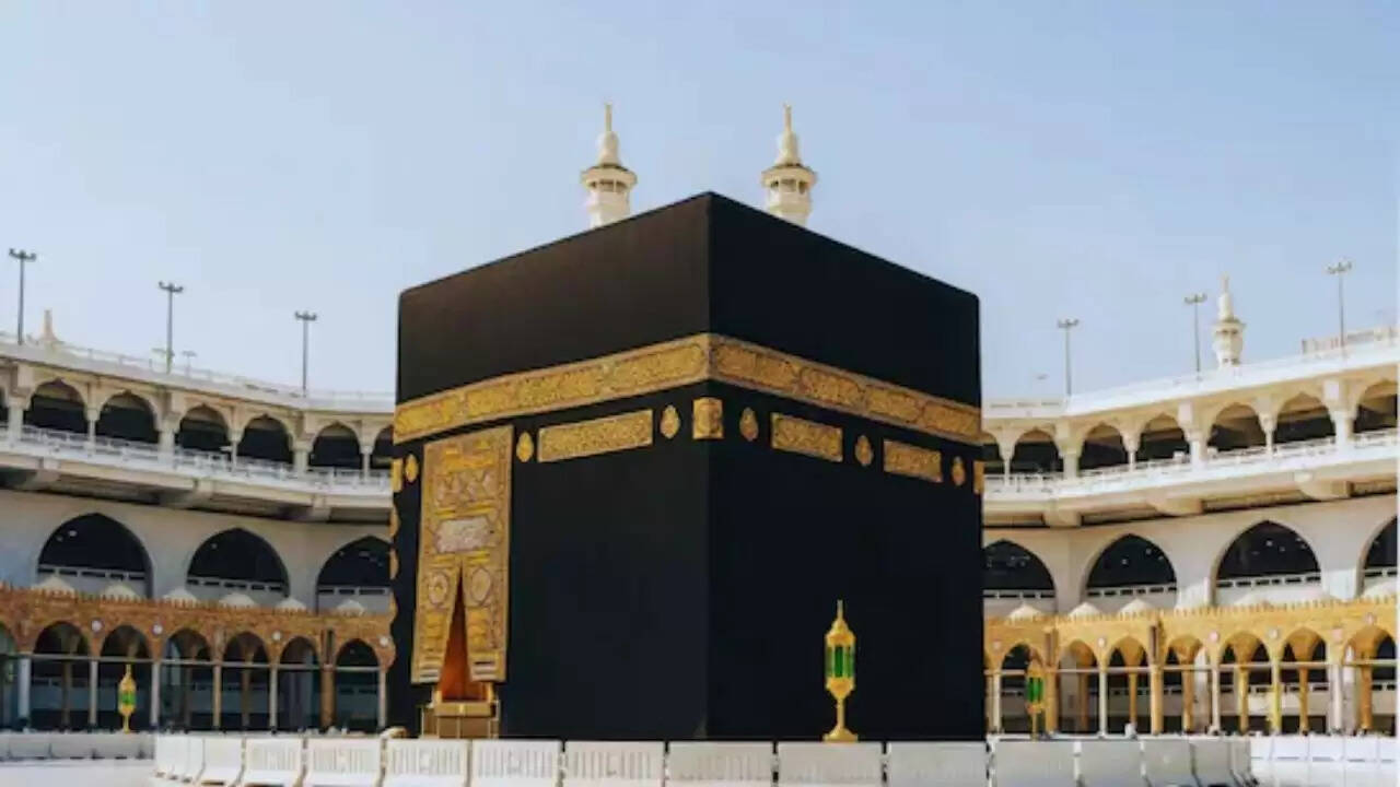 मक्का की ग्रैंड मस्जिद में आत्महत्या का प्रयास: सुरक्षा बलों ने बचाई जान