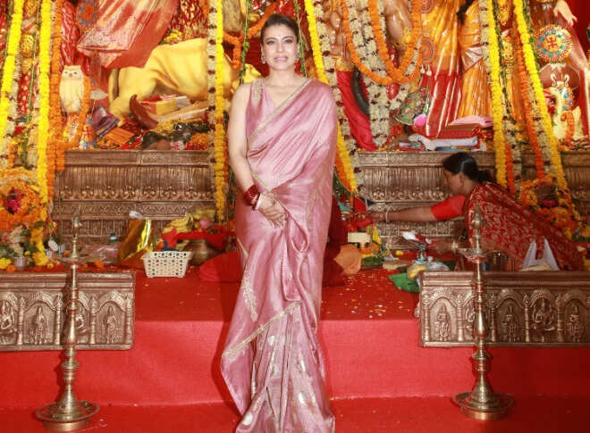 बॉलीवुड सितारों का दुर्गा पूजा उत्सव में भव्य प्रदर्शन