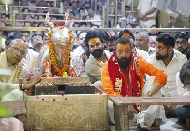 संजय दत्त की महाकालेश्वर मंदिर में आध्यात्मिक यात्रा