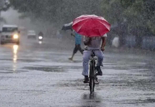 IMD द्वारा 17 राज्यों में बारिश और आंधी का अलर्ट जारी