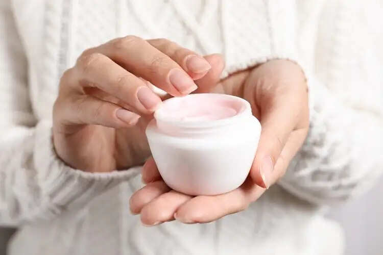 घर पर प्राकृतिक मॉइस्चराइज़र बनाने के सरल तरीके