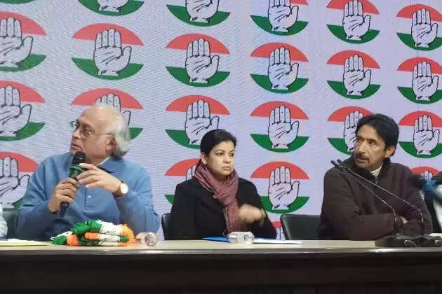 पश्चिम बंगाल चुनाव से पहले टीएमसी को बड़ा झटका, मौसम नूर ने कांग्रेस जॉइन की