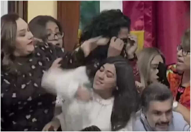 मेक्सिको सिटी कांग्रेस में महिला विधायकों के बीच हिंसक झड़प