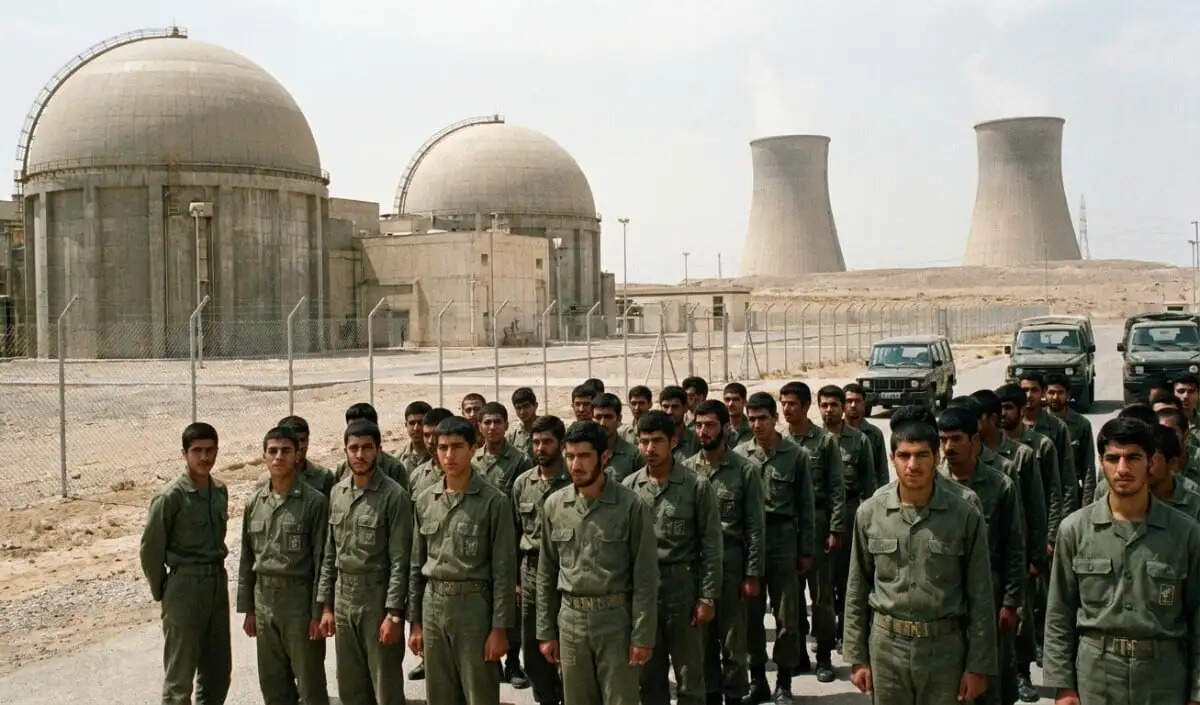 ईरान में तनाव बढ़ा, मानव श्रृंखला के जरिए सुरक्षा का संदेश