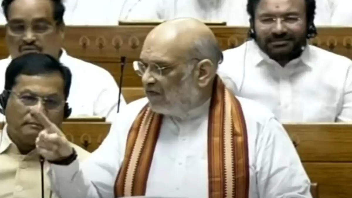 अमित शाह ने लोकसभा में नेहरू पर साधा निशाना, PoK को बताया उनकी विरासत